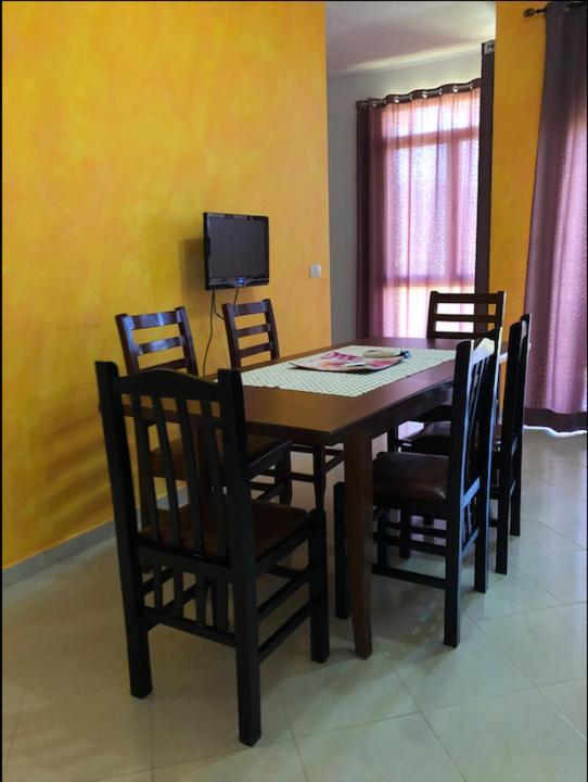 Rainbow Holiday Apartments فلورا المظهر الخارجي الصورة