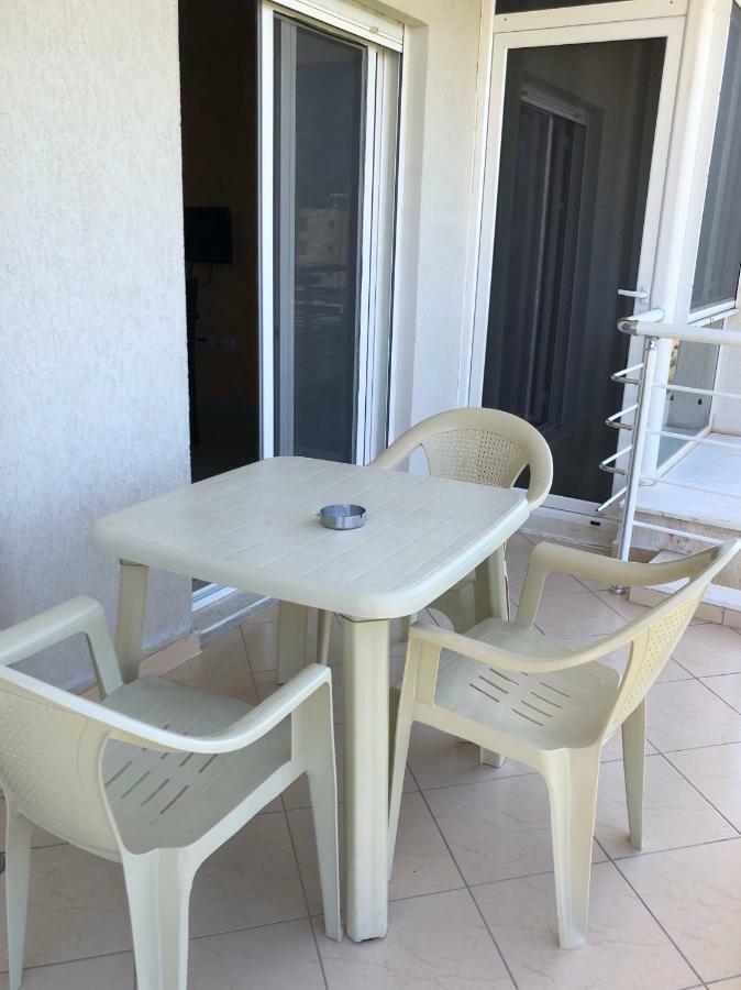 Rainbow Holiday Apartments فلورا المظهر الخارجي الصورة